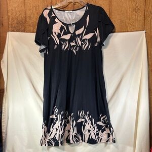 Women's Black Floral Accent Short Sleeve Dress